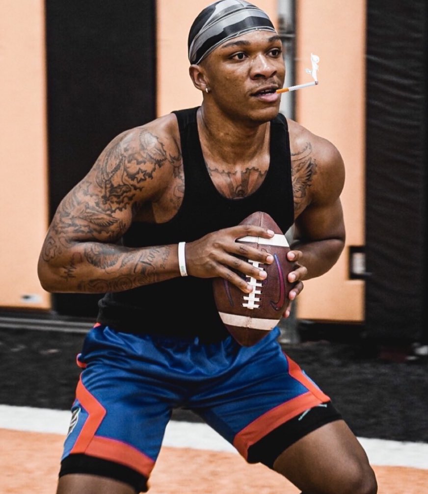 barstoolindy's tweet photo. White helmets, blue helmets, black helmets, don’t matter. Colts by 50. https://t.co/YvtFgdHwSY