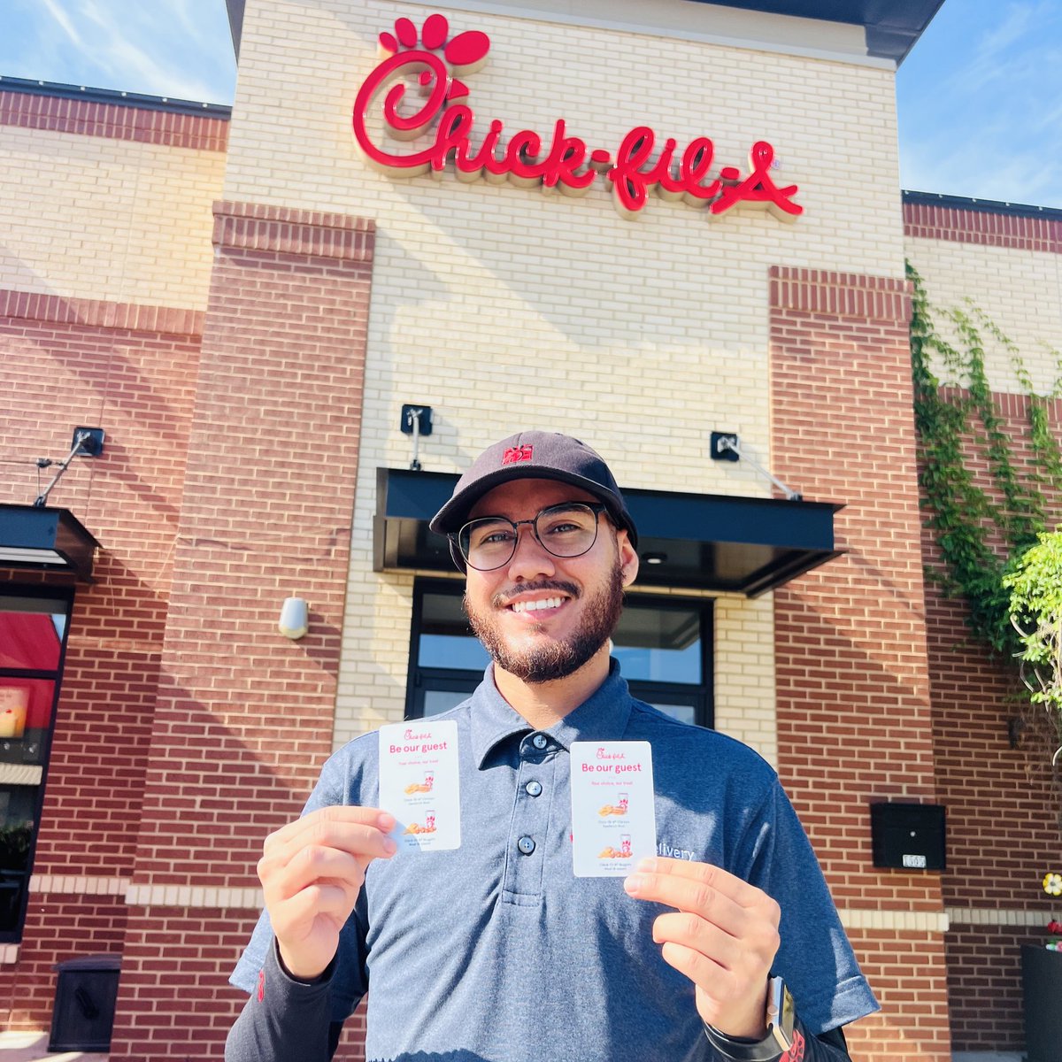 CFANorthCollins's tweet photo. GIVEAWAY TIME! 🥳 We’d like to give away 2 Free Meals to 2 lucky winners! To enter for a chance to win follow these 2 easy steps:
-Follow us on Twitter
-Tag 2 friends in the comments
*Bonus entry – Retweet this tweet
Winners will be announced tomorrow morning in the comments! 😃 https://t.co/0XnBAb1Gle
