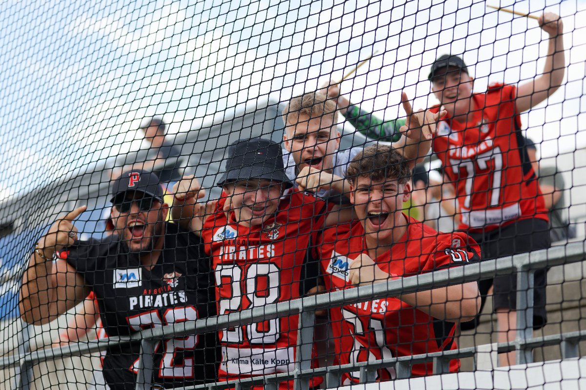 HelveticGuards's tweet photo. We will see You again in 3 days! We can't wait! 💪😎 We hope You have Your ticket already, if not - get it asap at https://t.co/FkR7XCb9aI!

#MILatHVG #upforthechallenge #helveticguards #HoppGuards #europeanleagueoffootball

📷 @lars.kauz https://t.co/OjolyPAowE