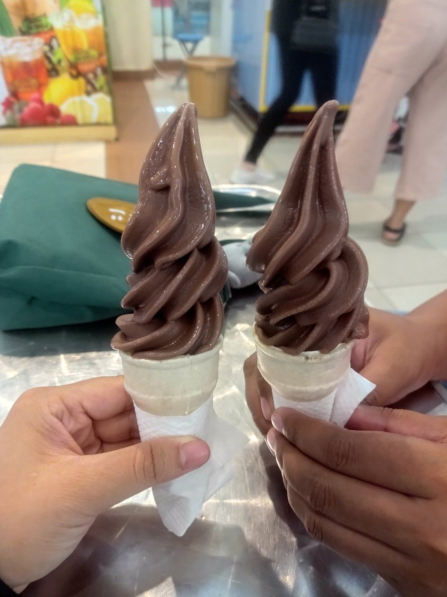 JSukatan's tweet photo. Mari maniskan hari harimu 🍦 https://t.co/DnUEEVh3f4