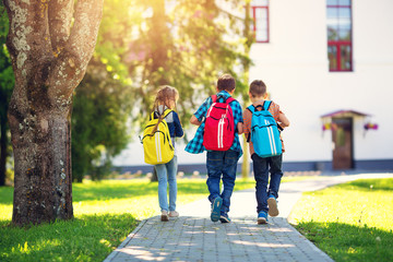 "We know exercise is a critical part of the school day because it helps optimize brain health. As walking &amp; cycling can help achieve this, the school day really begins as soon as a child starts their journey to school &amp; ends when they arrive home."

civicplan.ca/student-street…