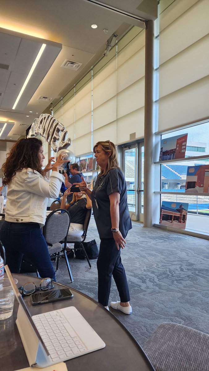 Connection activities during Leadership Summit make for a nice quick break! Way to represent our table <a href="/snnickols/">Stacie Nickols</a> 
#WeAreMcKinney