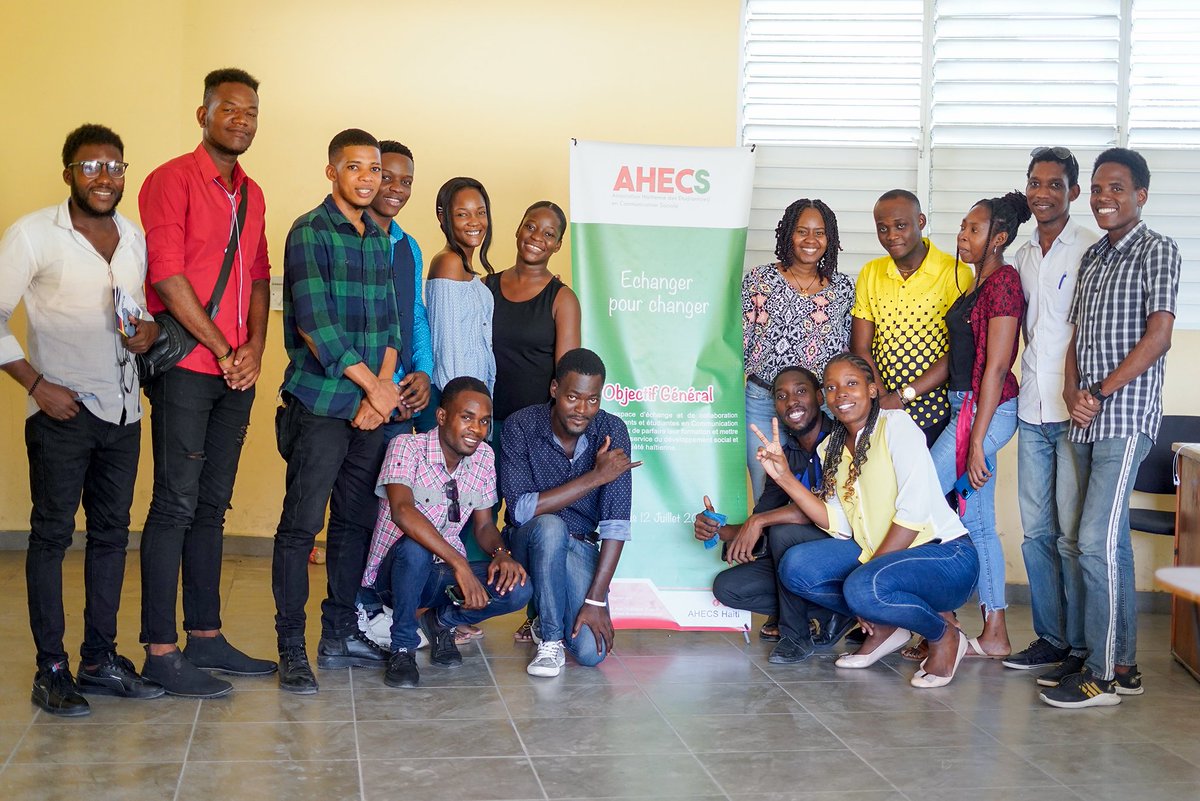 [2/2]
Causerie des étudiants en communication à la FASCH, panel 2 avec les journalistes d'Ayibopost/ Ayibosport Lucnise Ducquereste et Kervens Merisma.