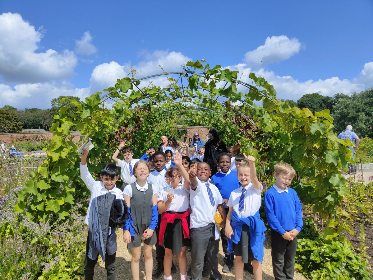 Radcliffe Hall tweet media