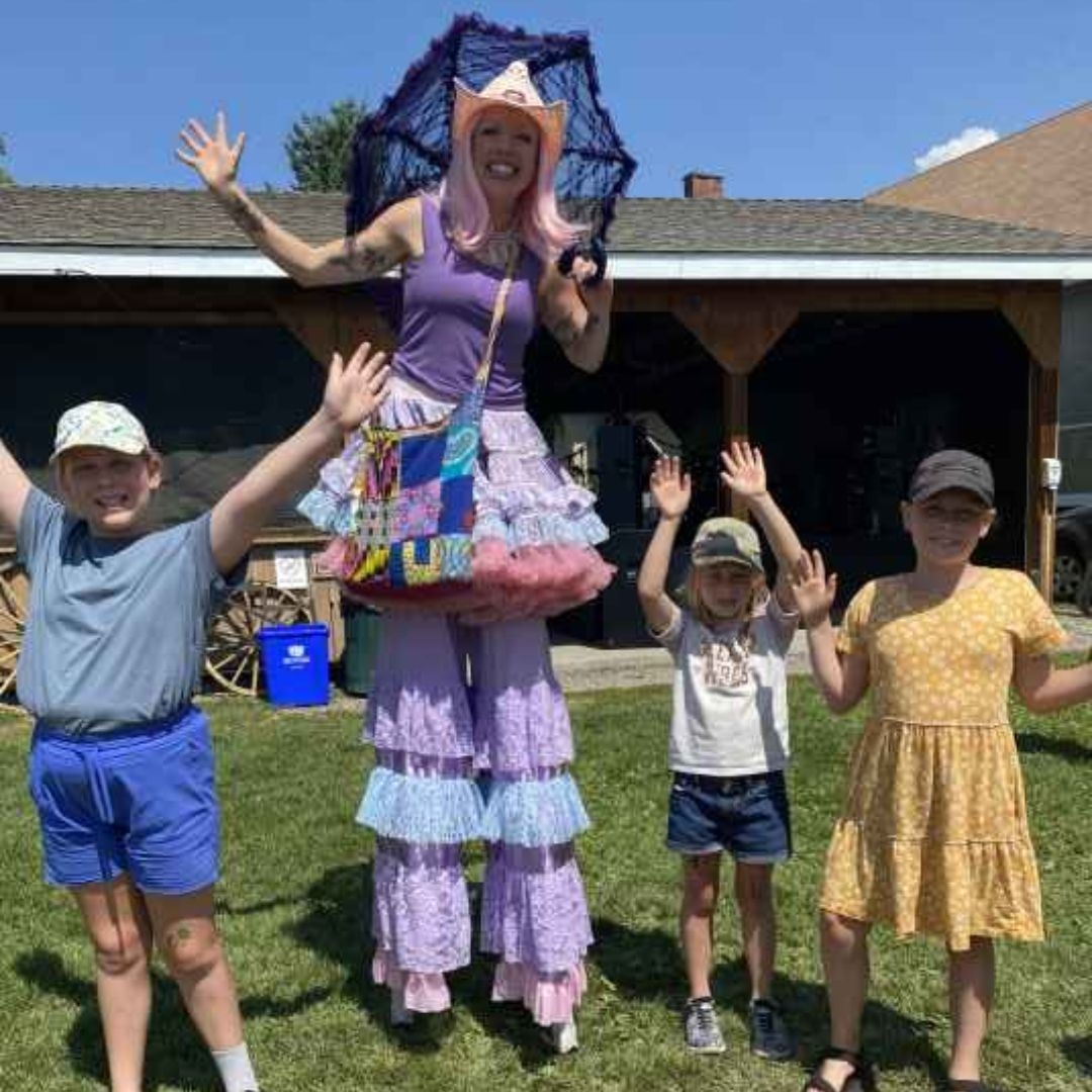 Thanks for the memories KiKI the Eco Elf!
vernonribfest.com 
.
.
.
.
#vernonribfest
#vernonribfest2023
#vernonbc