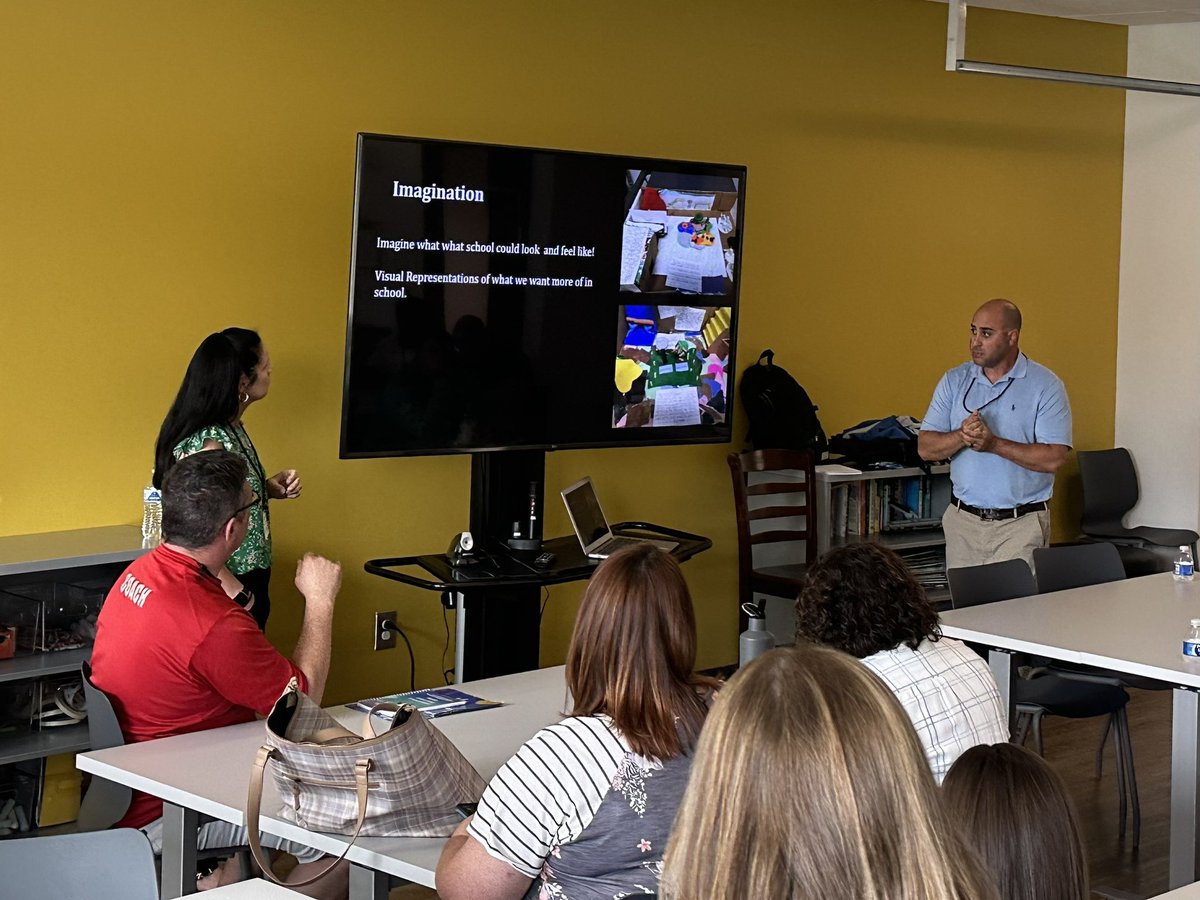 Cultivating Student Interests & Possibilities with @theargo12 & @mattdematteis.  Exploring ways to stretch our young learners.  #beachangeagent #Trailblazers @partnershipsall @adeDCSD