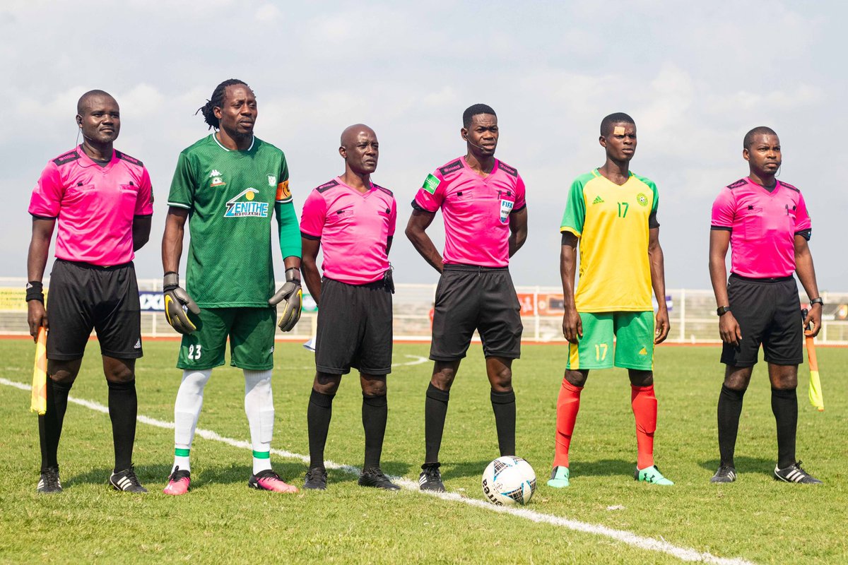 FecafootOfficie's tweet photo. #InterpoulesYaounde2023

⚽️🔥 #MatchDay

⏰ Mi-temps 

#BAFMENG FA OF BAMENDA 1️⃣➖3️⃣ #POUMA FC

📅 20/07/2023
🏟️ Annexe A du stade Olembe 
#DAY3
#PouleB https://t.co/7uSGyW7w1U