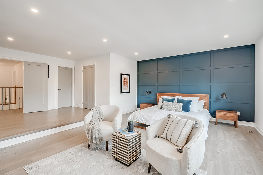 TheKuchmaTeam's tweet photo. Experience the perfect blend of comfort and style in this exquisite 4-bedroom, 2.5-bath home.  Open house: Sunday, July 23rd 2-4 pm! 233 Ryerson Road is offered at $1,774,900!
.
.
.
#thekuchmateam #realestate #oakville https://t.co/b44kYPY5ar