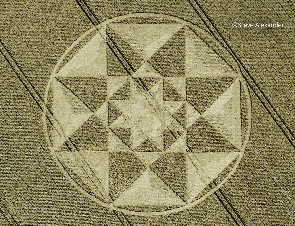 Karenalexphi's tweet photo. A coupe of photos from our last flight. This one is a beauty ♥️ Location: Micheldever in Andover. 
#ufotwitter #cropcircles https://t.co/qLF1Ntf7sP