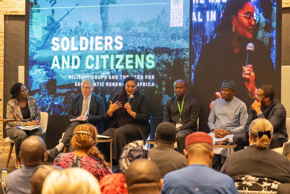 _FatmaAhmed's tweet photo. 🌍 What sets this research apart? We dedicated over 18 months listening to 8,000 African voices which shaped the #SoldiersAndCitizens report. It underscores that democracy not coups, are our preferred path. Together, let's forge a brighter future for our continent! https://t.co/TSnEQJ5Dhq