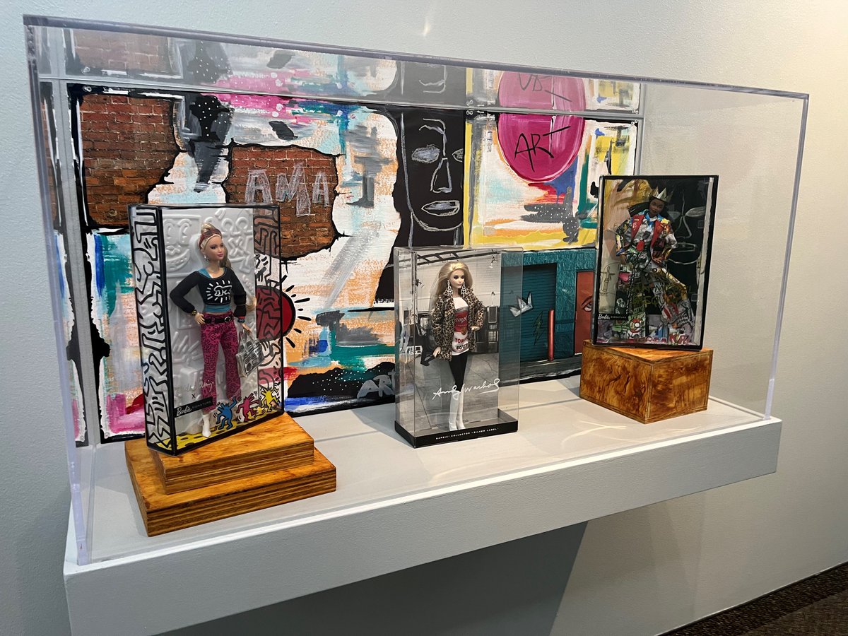AppletonMuseum's tweet image. In honor of @barbiethemovie, here is our #Barbie artist display in the museum's education wing!

These Barbie's are inspired by the art of Keith Haring, Andy Warhol, and Jean-Michel Basquiat. Which one is your favorite?

#BarbieTheMovie #BarbieMovie #Barbie