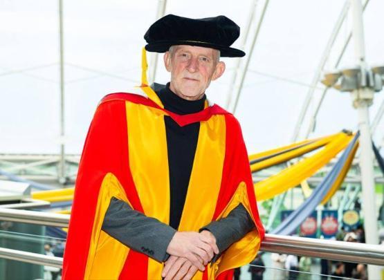 “Winning #CityofCulture2025 was a collective act' 🎉 #Bradford2025 Bid Director, Richard Shaw, has dedicated his Honorary Doctorate from @UniofBradford to the city – citing creative people across the district who breathed life into our successful bid 🎓 bradford.ac.uk/news/archive/2…