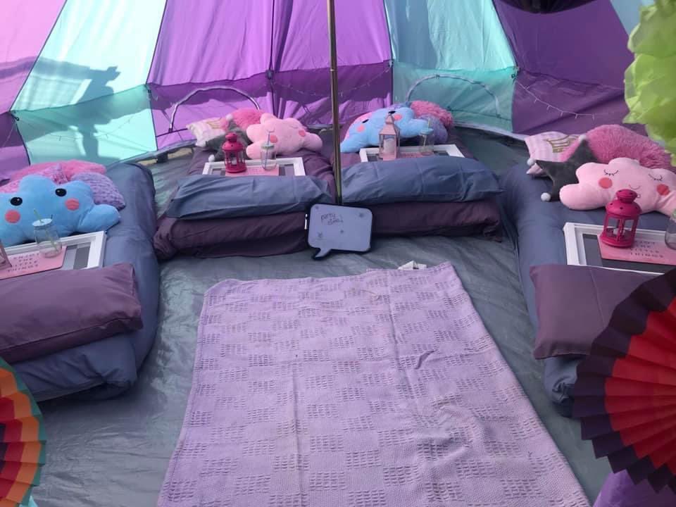 catmagicfingers's tweet photo. From my Facebook page - get a sleepover for a fiver! #TheDreamingWigwamCompany #RainbowBellTent #HarlequinBellTent https://t.co/Lq6BF5Up1N