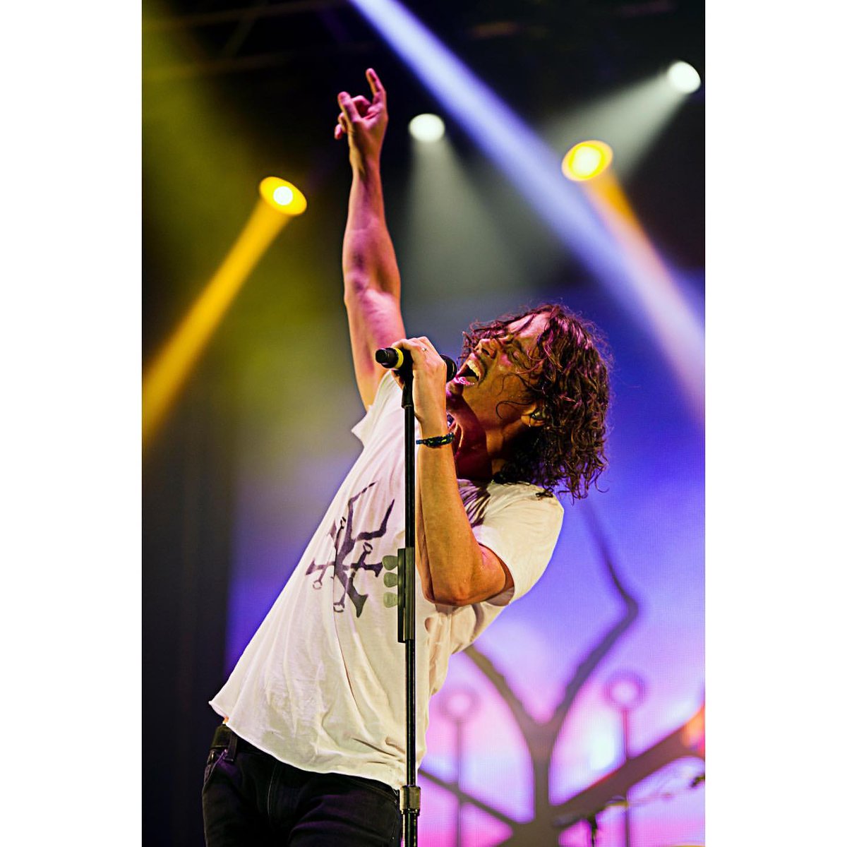 kw2014123's tweet photo. Happy Birthday Chris! Love and 
miss you. ❤🤘💔

#ChrisCornell 
#LoudLove
#Soundgarden
#Audioslave
#TempleoftheDog https://t.co/ObRleCgDHc