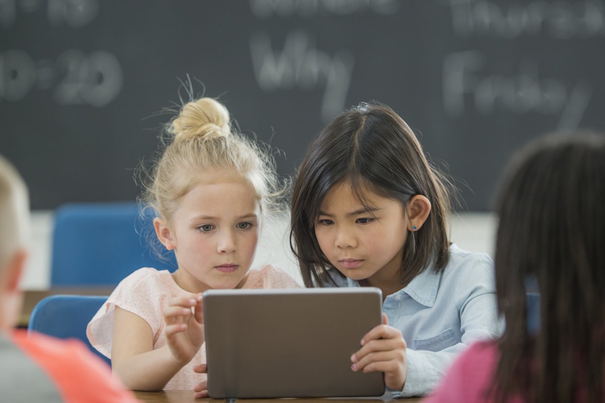 📚 Did you know you can access ebooks, databases, videos and encyclopedias <a href="/tdsbVL/">TDSB Virtual Library</a>? You can search by title, author, or topic in English and French! Get started here: bit.ly/TDSBRWL