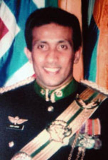 In proud & loving memory of a #TrueHero, a True Son of our Soil, a selfless warrior, PWV recipient Col. Fazly Laphir, KIA Mulatiuv, 1996.07.19

Col. Laphir played a major role in t formation & developmnt of t Special Forces Regiment from t original Combat Tracker Team.

#SriLanka