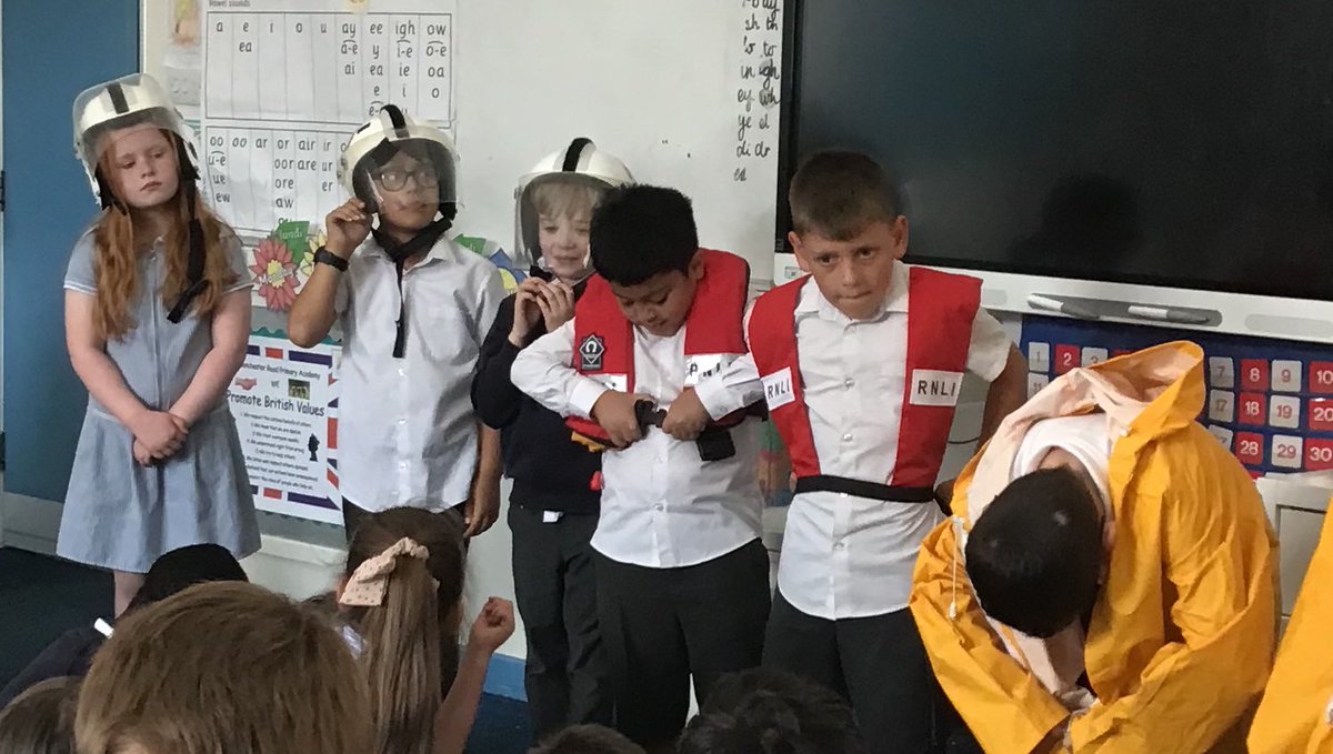 MRPAyear2A's tweet photo. Thank you to the wonderful Gwyn from the @RNLI for a fabulous presentation all about water safety, to link to our Titanic topic. We have learned all about the safety measures put in place now to stop another disaster from happening! @MRPA_History @MRPA_PHSE @MRPA_Enrichment https://t.co/GDvDMQ8DeN