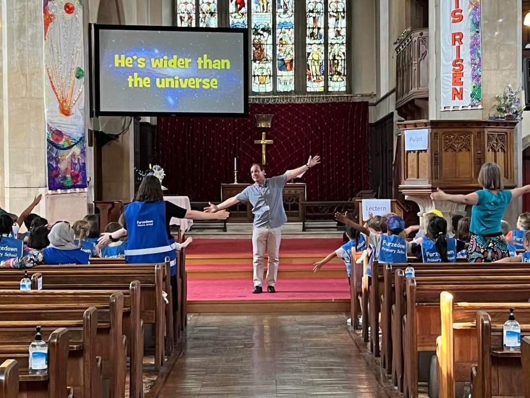 We had a fun visit from @FurzedownSch this afternoon, learning about all that goes on in church!

#Furzedown #schoolvisit #furzedownprimaryschool #children #thursdaymorning