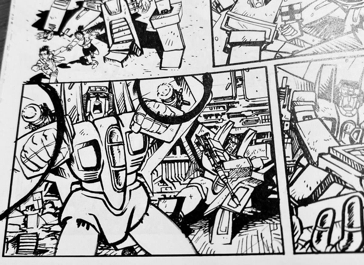 Phantom2696's tweet photo. Let’s place our bets people. Which one is Starscream and which one is Skywarp? #Transformers #TransformersComics #TFcomics #EnergonUniverse #Skybound #Image #DanielWarrenJohnson #DWJ https://t.co/4UUSzIwHSF