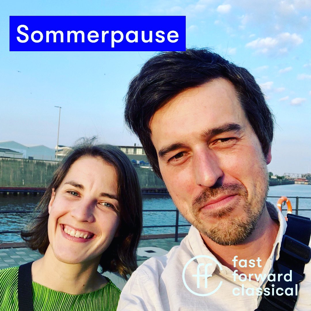 ffwdclassical's tweet photo. Wir machen digitale Sommerpause. Justus verschwindet in den Urlaub, Dorothea hält in Hamburg die Stellung (am Elbstrand mit kaltem Getränk in der Hand und Sonnenhut auf dem Kopf). Wir wünschen einen schönen Sommer und sehen uns auf unseren Socials wieder im August. #ffwdclassical https://t.co/JA9rHrShxt