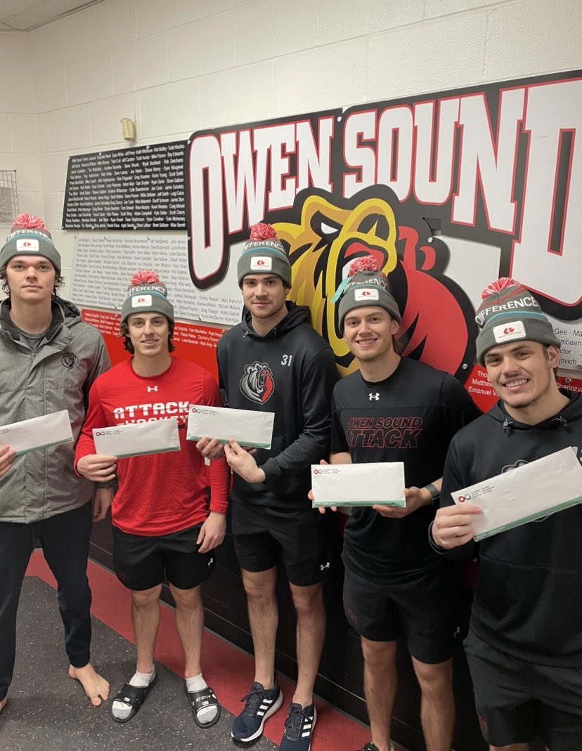 Hockey Gives Blood tweet media