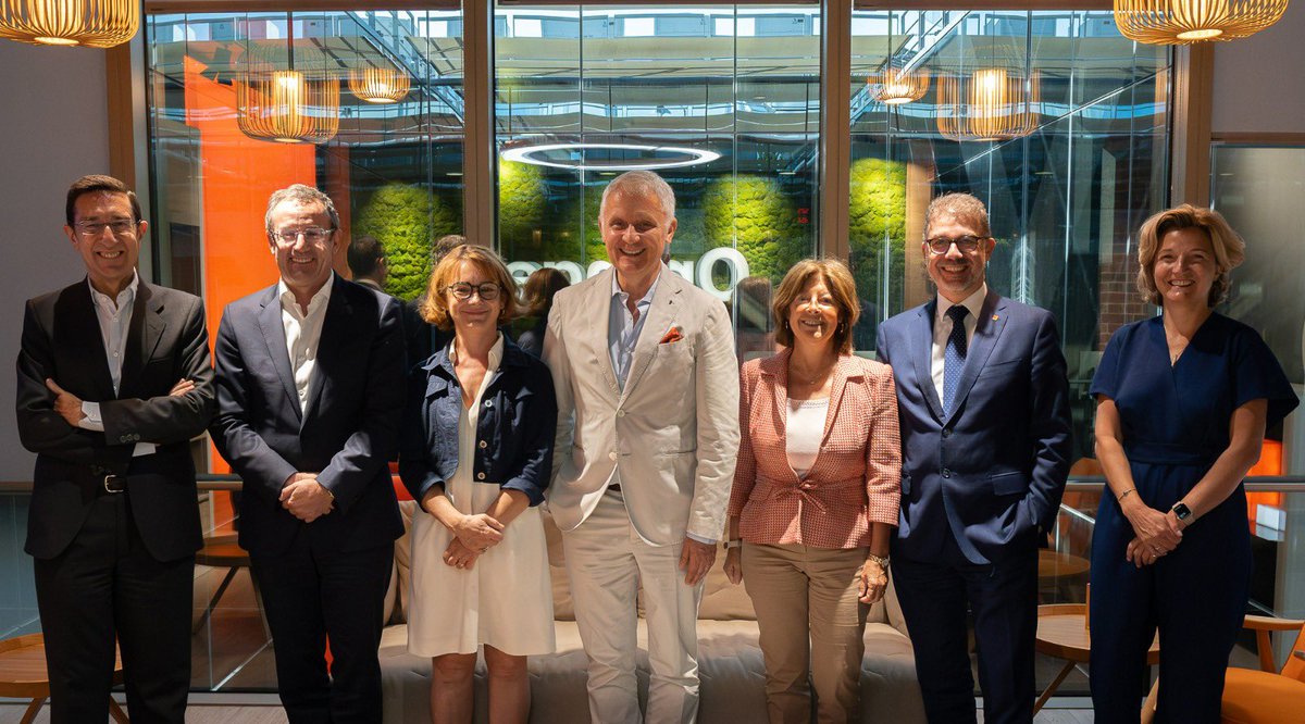 Gervais Pellissier (@ge_pellissier) on Twitter photo Presque 18 ans de France Télécom et <a href="/orange/">Orange</a> qui se terminent formellement aujourd’hui avec émotion par la transmission de la présidence <a href="/orange_es/">Orange España</a> à <a href="/fallacher/">JF Fallacher</a>
Un très grand merci à toutes les équipes du groupe, en particulier #finance #people #europe #it que j’ai eu le plaisir Presque 18 ans de France Télécom et <a href="/orange/">Orange</a> qui se terminent formellement aujourd’hui avec émotion par la transmission de la présidence <a href="/orange_es/">Orange España</a> à <a href="/fallacher/">JF Fallacher</a>
Un très grand merci à toutes les équipes du groupe, en particulier #finance #people #europe #it que j’ai eu le plaisir