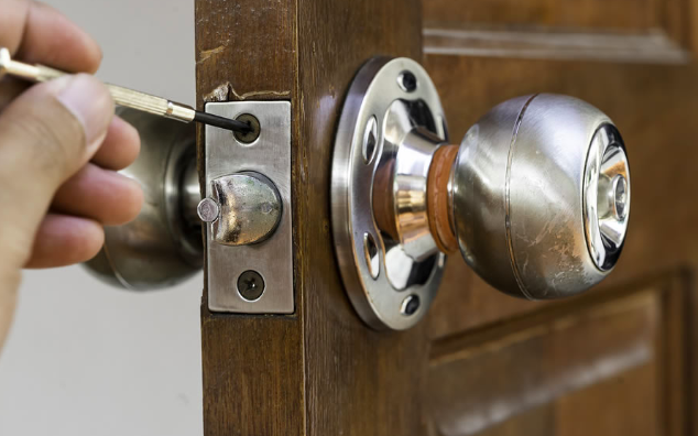 LOCK REPLACEMENT IN COLUMBUS 

Though they are mostly made of metal, keys and locks are more delicate than we like them to be. But, don’t panic if you have a problem and need a lock installer...

callcolumbuslocksmith.com/lock-replaceme…