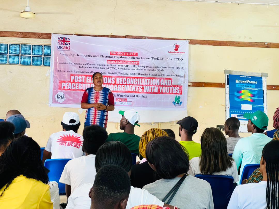 tdssalone's tweet photo. Today in one of d electoral violence hotspots in Bombali District,d #ProDEF project funded by UKaid and implemented by TDS-SL, SLAJ & IRN organized a meeting wit youths 2 discuss drivers, triggers of electoral violence and collaboratively identify violence mitigation strategies. https://t.co/umgDnIqaNv