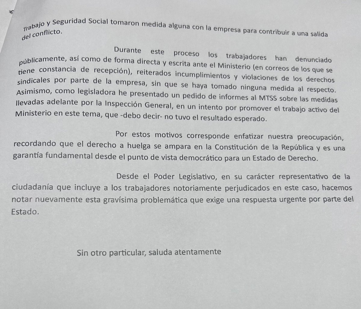 MicaMelgar's tweet photo. Más de 100 días atropello en Acodike.

¿Qué más tiene que hacer @ALFAS1961? Aceptó todas las propuestas del @MTSSuy. Vino al Parlamento a pedir ayuda y hoy hace huelga. 

Le pedimos al @mtss que haga su trabajo de una vez. https://t.co/7Hpfm900RD