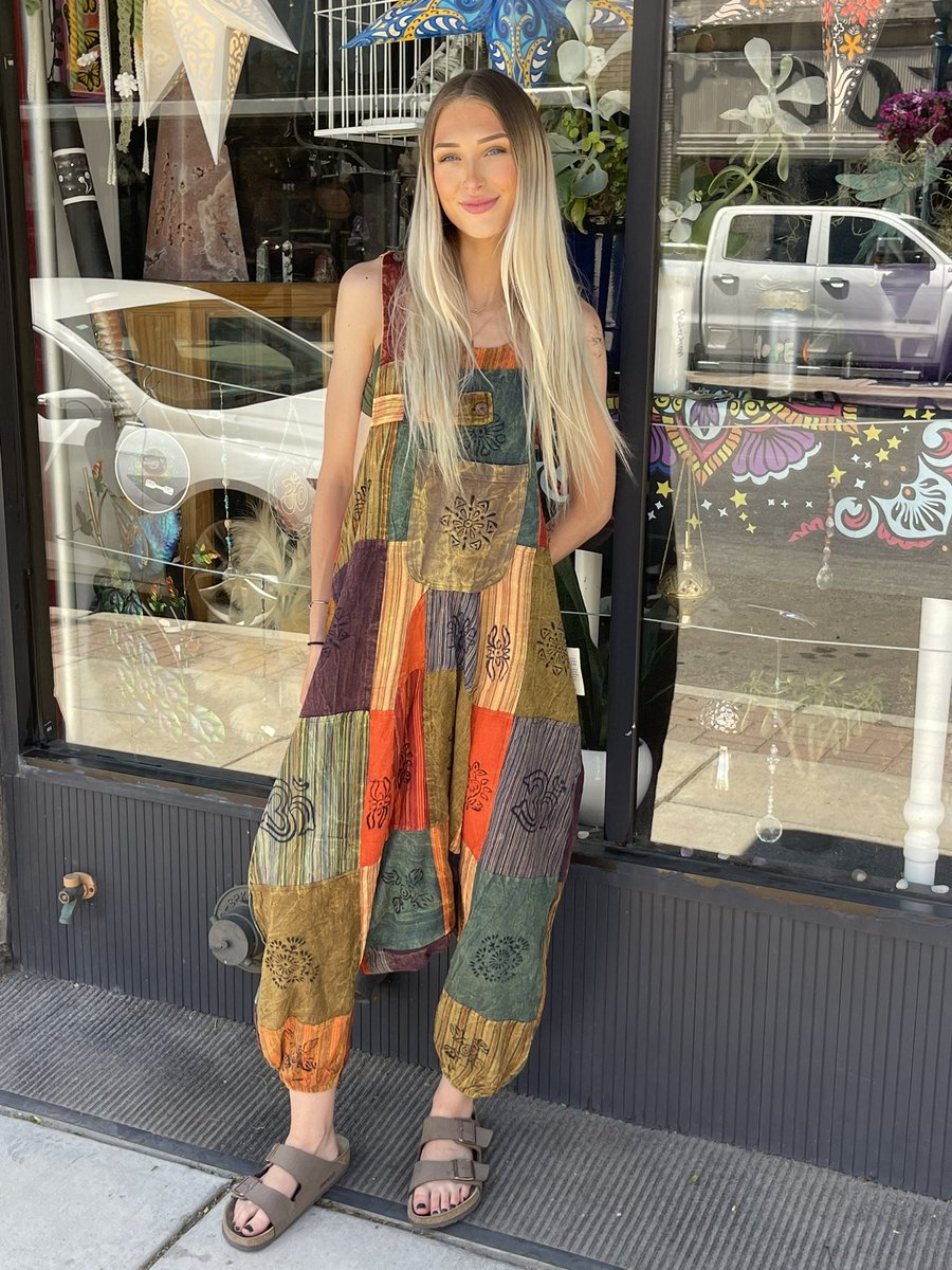 EnchantmentsPoc's tweet photo. Huge new shipment of clothes 😍 https://t.co/VC82YH8LlQ