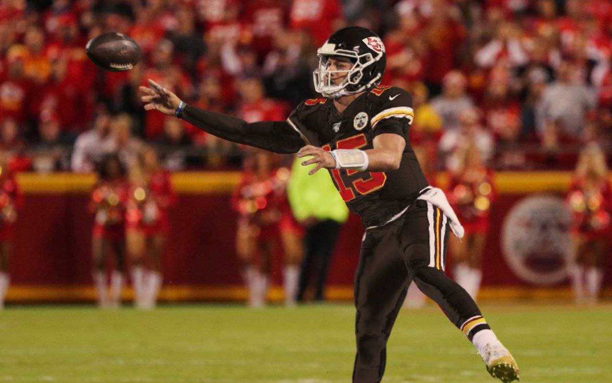 InvestmentOnX's tweet photo. #ChiefsKingdom what do we think about #black alternate uniforms for the @Chiefs? I would love it. https://t.co/9JQQ1T8MsX