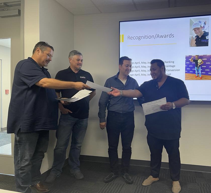 licensedprod's tweet photo. Fantastic meeting with the Metro By T-Mobile Mid-Atlantic Team and LP dealer partners. Thanks to all who attended and congratulations to our award winners for their fantastic performance! https://t.co/9k8mo4xM8l