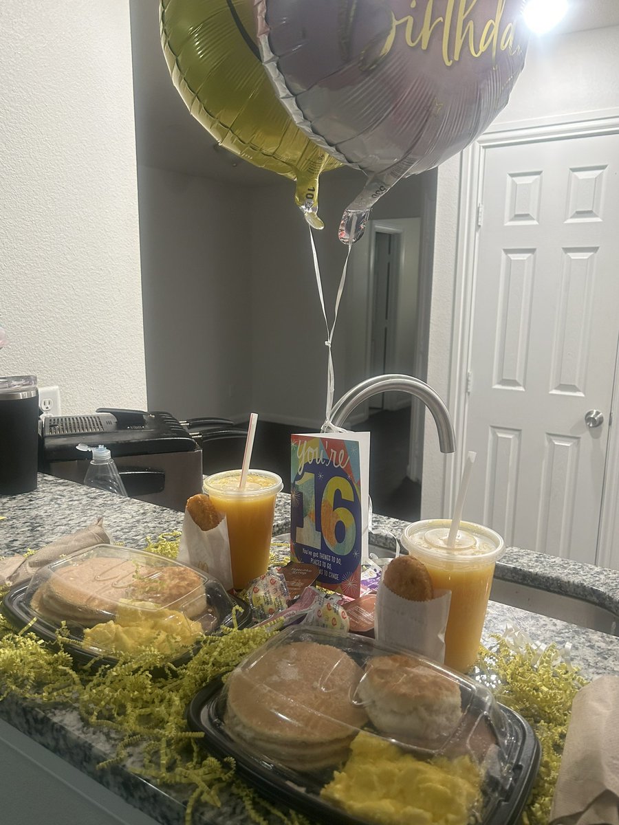 AllenMathROCKS's tweet image. Celebrating Elisha Joyce Allen’s “Sweet Sixteen” Birthday for the rest of July 2023.  We love “Pucca.” #FutureDST ΔΣΘ❤️🐘 #TrunksUp ΔΣΘ❤️🐘Elisha Allen