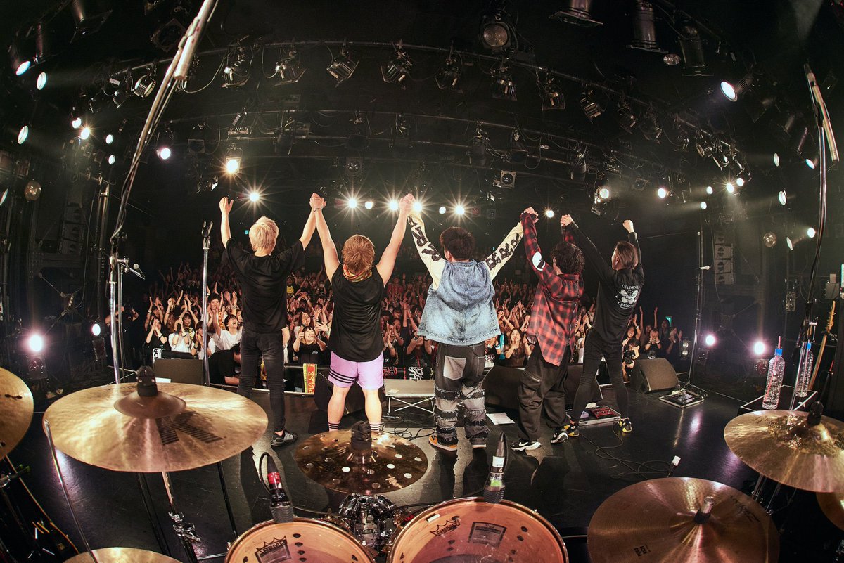 Blue_springstar's tweet photo. まさかのダブルアンコ(来るとは思ったけど)
最後の最後が好きな曲で全てを出し切った！！
Pulse Factory最高
Pulse Factoryに出会えて本当に良かった！
#BETMYLIFE https://t.co/D0JdEdhk2h