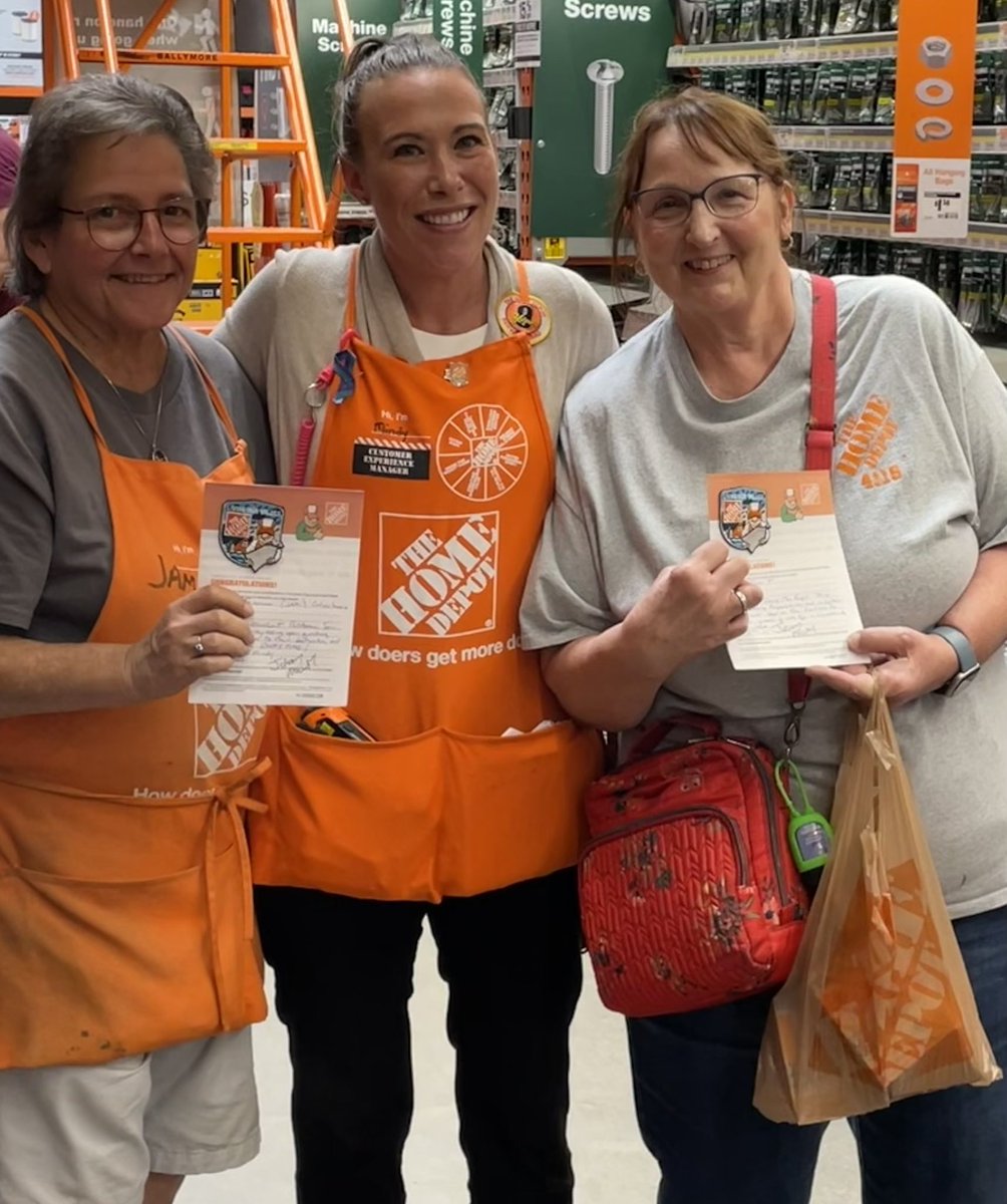 DM Jeremy recognized Jami for Service Shout Outs in LTSA and Alice For Taking Ownership and Initiative. Great Job Ladies! #SteelCitySquad <a href="/RyanDarazio4115/">Ryan Darazio</a>