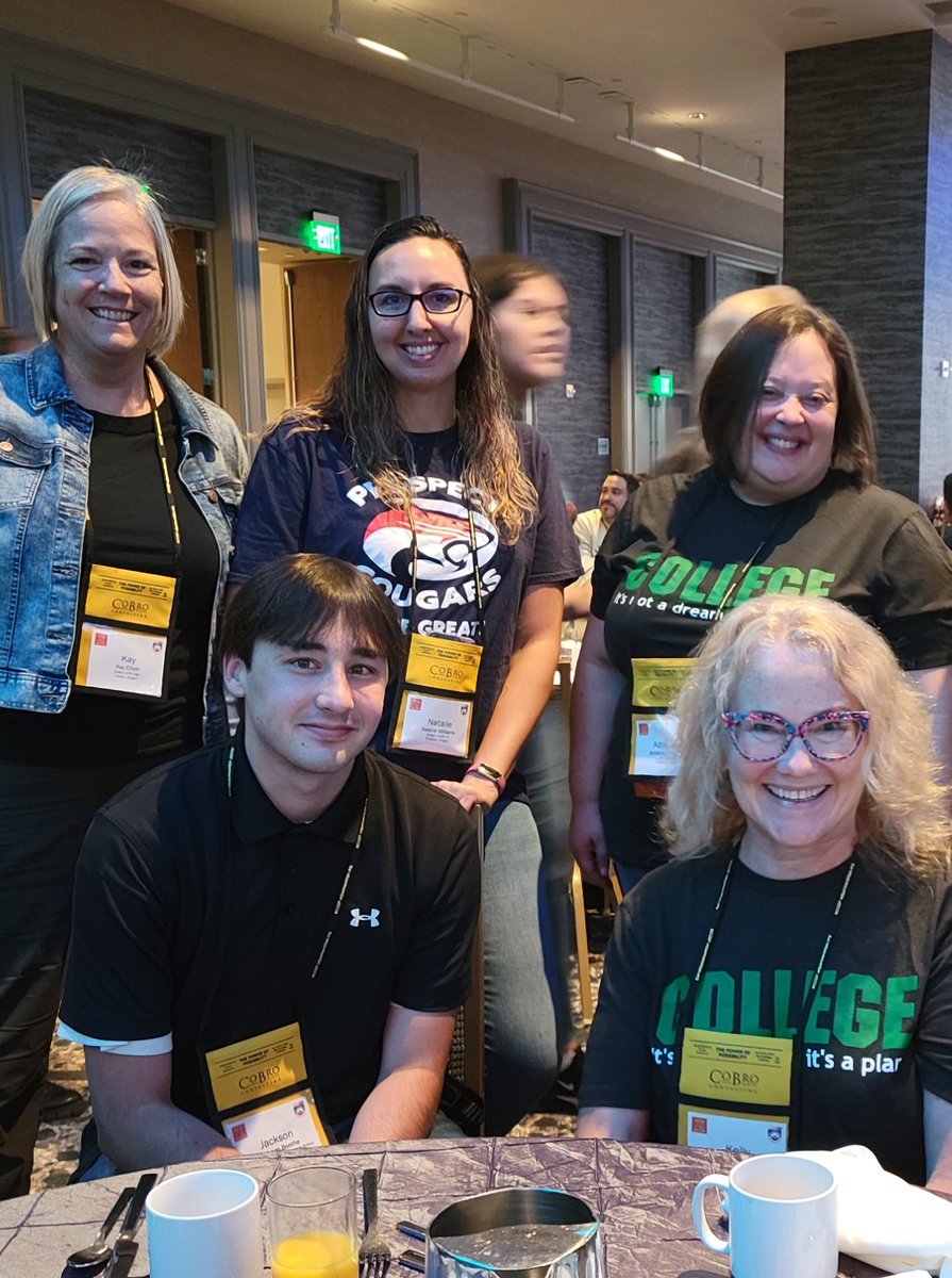 OregonGEARUP's tweet photo. OR GU had a blast at the NCCEP/GEAR UP annual conference! So proud of our team for representing our state and learning from others. It was the first time for many of us. We'll be bringing a lot of great things back home to our schools! #GEARUPworks #GUcon @edpartnerships https://t.co/fsuuNqQp2r