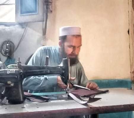 LuqmanHA1's tweet photo. ہم سلطان محمد ولد لعل محمد کے قتل کی شدید مذمت کرتا ہوں۔
واقعے میں ملوث ایس ایچ او ممتاز کو فوری گرفتار کیا جائے۔
ضلع س��دھ  خیرپور کے علاقہ چنکو ناڑ میں تشدد کا نشانہ بنایا۔

#JusticForSultanBajaur https://t.co/2XNUkIVeq7