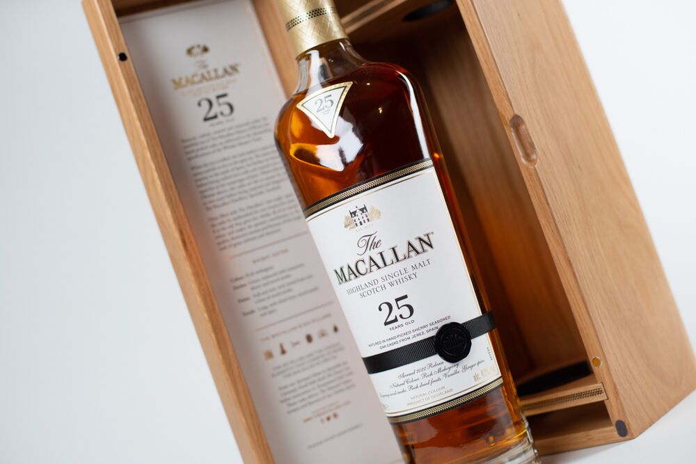 The Macallan 25-year-old Sherry is a remarkable testament to the skill, dedication and attention to detail at this iconic distillery. In the 2022 release, lashings of fruitcake oak are interwoven with sweet and exotic spices alongside honied maltiness: bit.ly/3DmWcBX