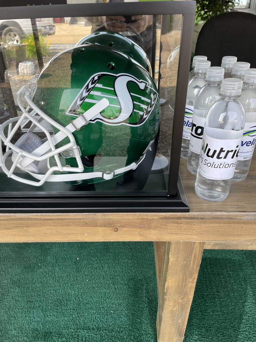 Stop on by our Nutrien Ag Solutions booth to enter in the draw for a signed Darian Durant helmet.