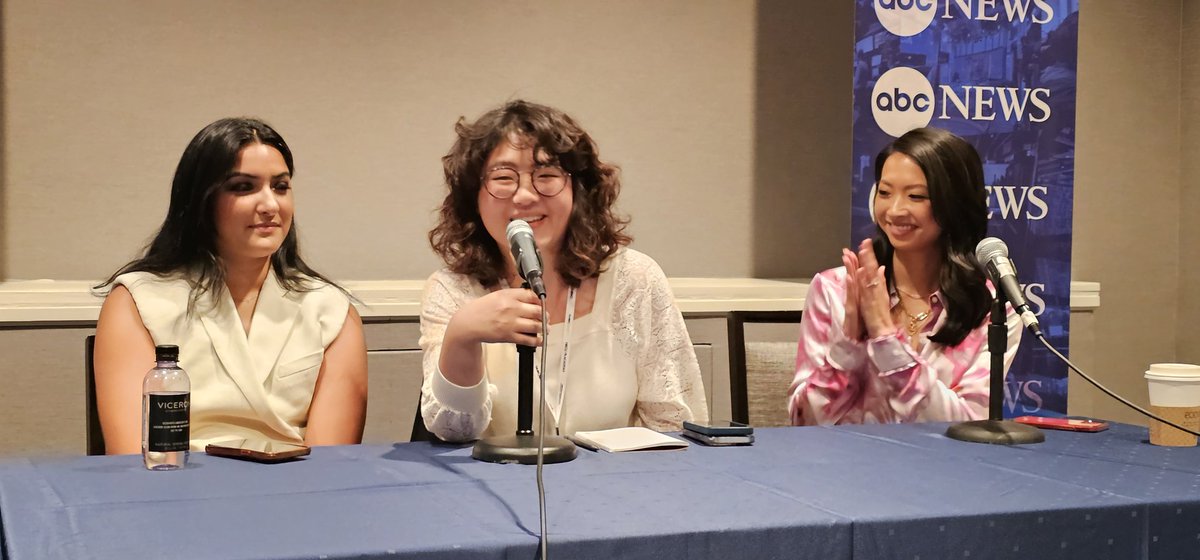 DoualyX's tweet photo. #AAJA23 "Finding Your Voice" panelists share insights on how they made their way as rising journalists! 
They also shared their fav ice-cream names! Thx @_ElisaTang, @ashan, @reenaroy, @JaclynLeeTV, @SooRinKimm and @abc7christiane. Stay up amazing ones!!! https://t.co/ATOhIvWaUj