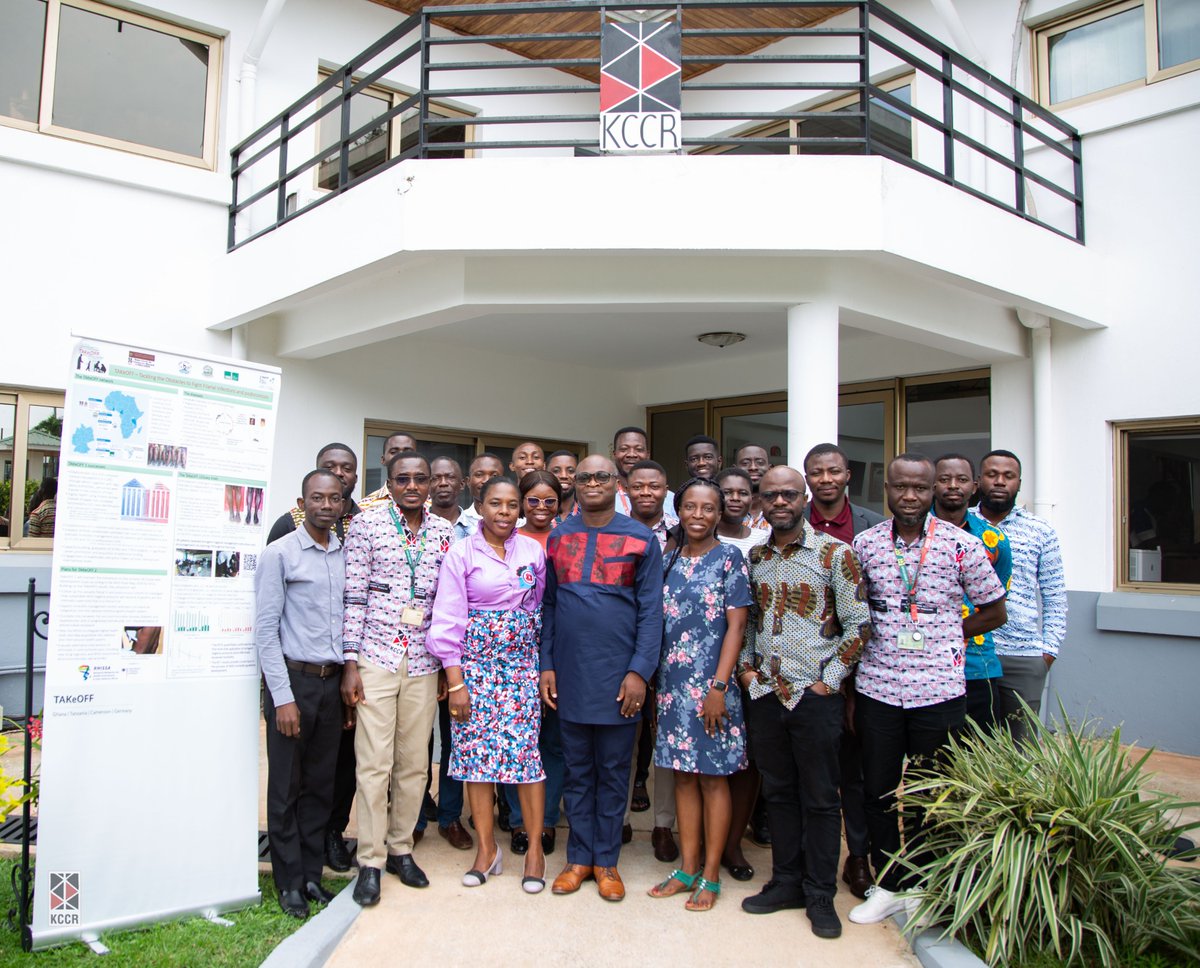 KCCR_GH's tweet photo. The Filariasis group of KCCR led by Prof. Alex Debrah held a meeting to introduce the group to their new project - #TAKeOFF2. This new project is as a result of the groundbreaking research done in TAKeOFF 1. The project will run for a period of 5 years.
#KCCR #Filariasis https://t.co/lrR25T0gtp