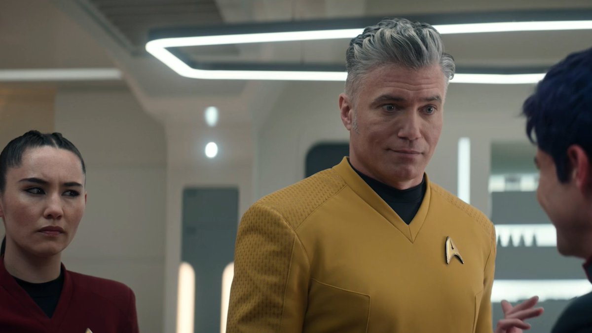 RainTuahine's tweet photo. I am BEYOND ready for this crossover!  THAT'S MY BRADWARD!!! 😭🥰 #StrangeNewWorlds #StarTrekLowerDecks https://t.co/CDtswNI5Jg