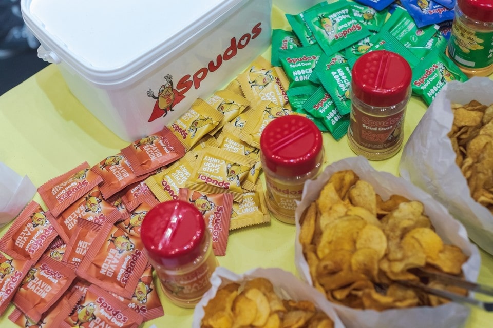 The Sustainability Show (@sustshow) on Twitter photo Did you know that most food wrappers, including chip bags can take anywhere from 10-20 years to decompose!
We were thrilled to have Spudos at our Manchester show offering a healthier and safer alternative for the planet. 
#ssmcr #ssmcr23 #whatonething #sustainabilityshow Did you know that most food wrappers, including chip bags can take anywhere from 10-20 years to decompose!
We were thrilled to have Spudos at our Manchester show offering a healthier and safer alternative for the planet. 
#ssmcr #ssmcr23 #whatonething #sustainabilityshow