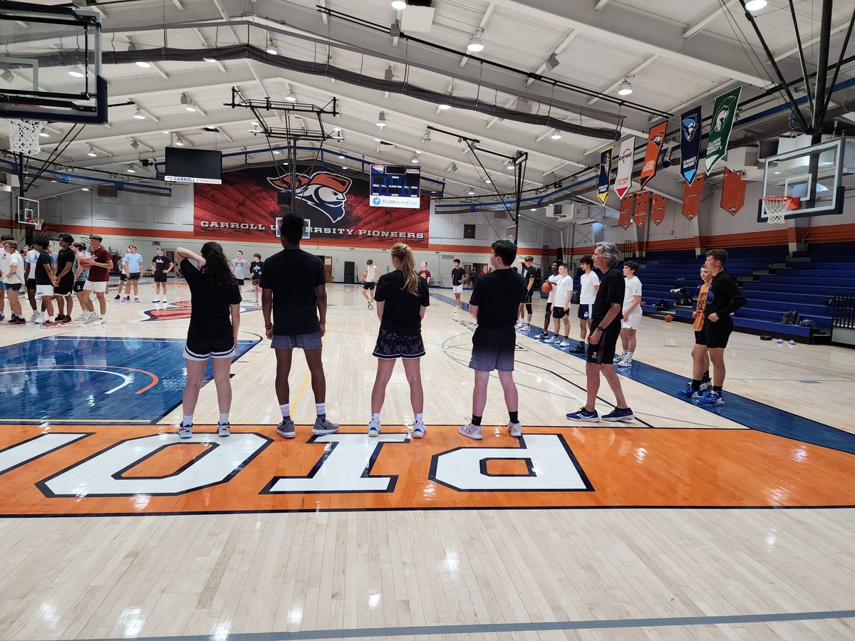 CoachBLT's tweet photo. Day 2 was a FULL day of growing, SCHAPE'ing & racing cars🏎🏎 here at @PGCbasketball #PointGuardCollege
@coachdseldon
@coesterling22 📷 👍🏻👍🏻
Day 3 loading . . . https://t.co/WPffqVHMD2
