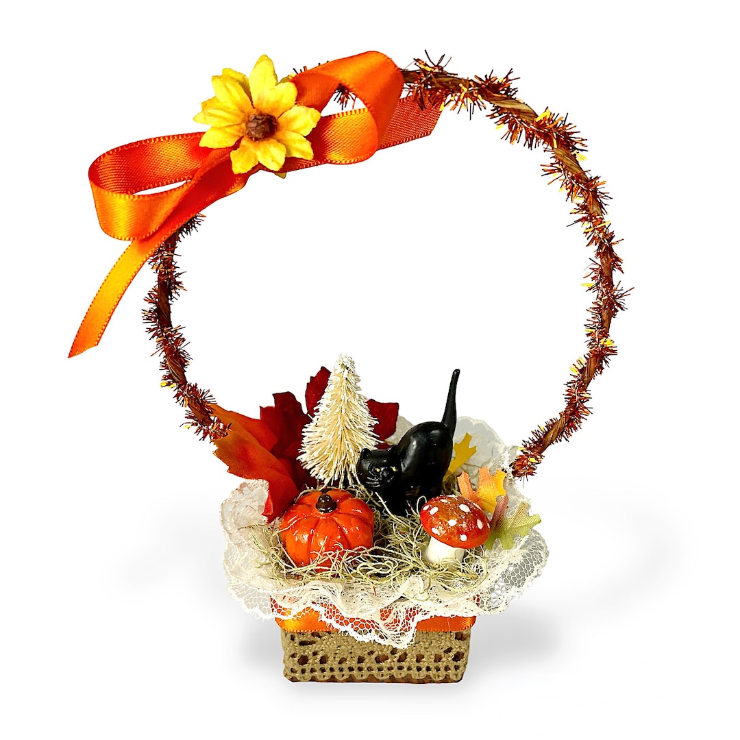 BluKatDesign's tweet photo. Fall Ornament with Black Cat, Pumpkin &amp; Mushroom https://t.co/oOWZuBv5Gg #falldecor #fallgift #shopetsy https://t.co/1strHw5Enk