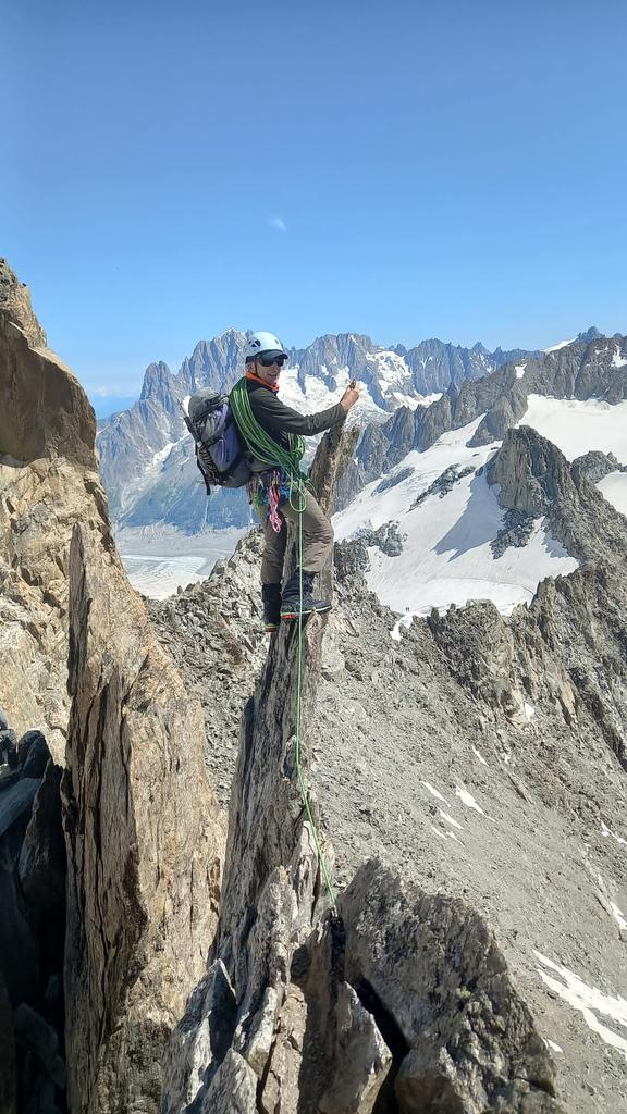 donegal_climber's tweet photo. Pose of the day. https://t.co/5cKhT6swki