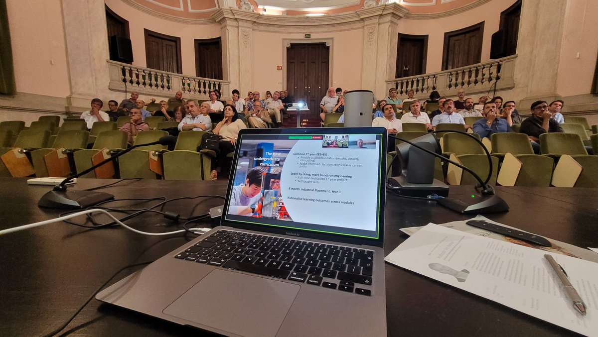 Jose_SV_'s tweet photo. @deec_ist  Day 2023
Discussing opportunities in Electrical and Computer Engineering and our https://t.co/ILIakd0ezZ programs in topics such as #electronics, #EnergyTransition , #robotics, #communications, #computing &amp; #AI!
Where the physical and digital worlds meet!
@istecnico https://t.co/6dgRHdFR96