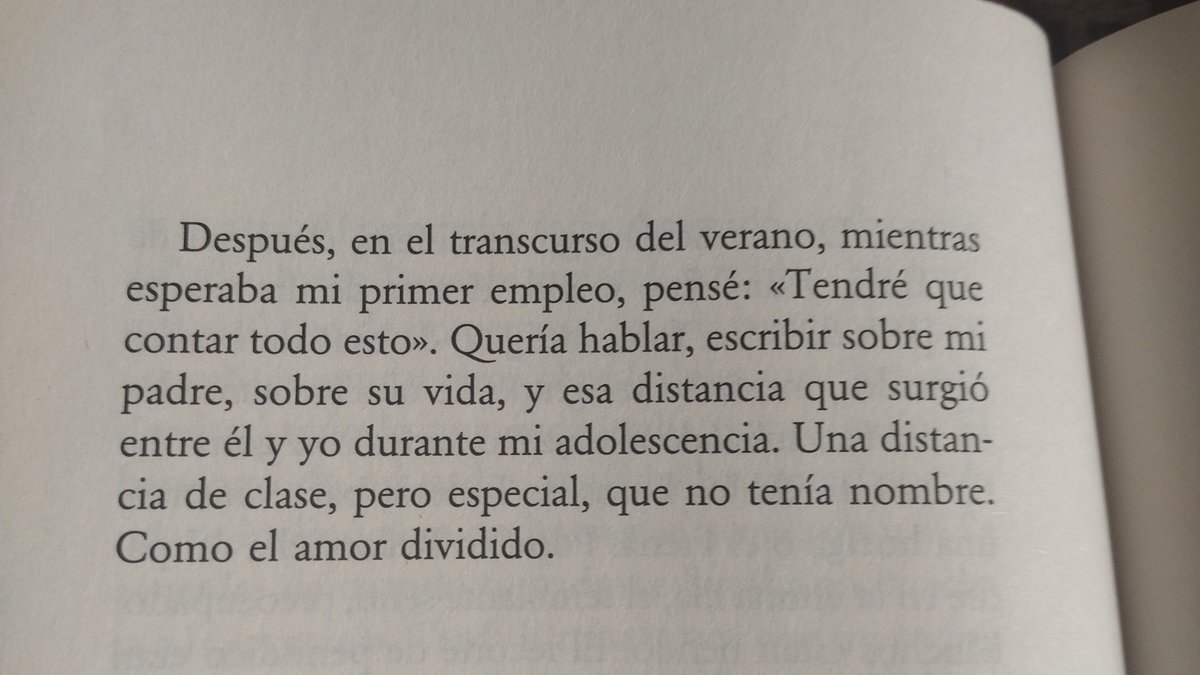 OlgaSaRa2003's tweet photo. A propósito del TT historias de éxito, otro tema son los desgarramientos emocionales en la posición del tránsfuga de clase. No solo hay una ilusión biografía que invisibiliza estructuras económicas y simbólicas, sino también afectivas. (Cfr. Bourdieu, Lahire, Eribon, Ernaux). https://t.co/61VzOx6Es9