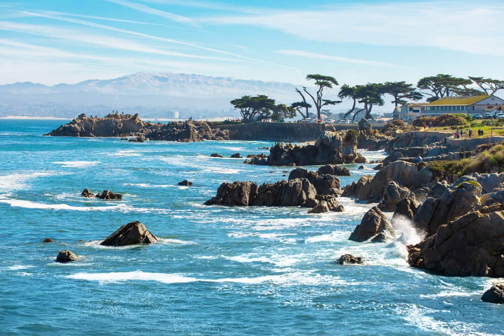 SupportCali's tweet image. Escape to the idyllic coastal town of Carmel-by-the-Sea, where pristine beaches, fairytale cottages, and world-class art galleries create a magical atmosphere. It's a slice of paradise on the California coast. #Carmel #CoastalCharm