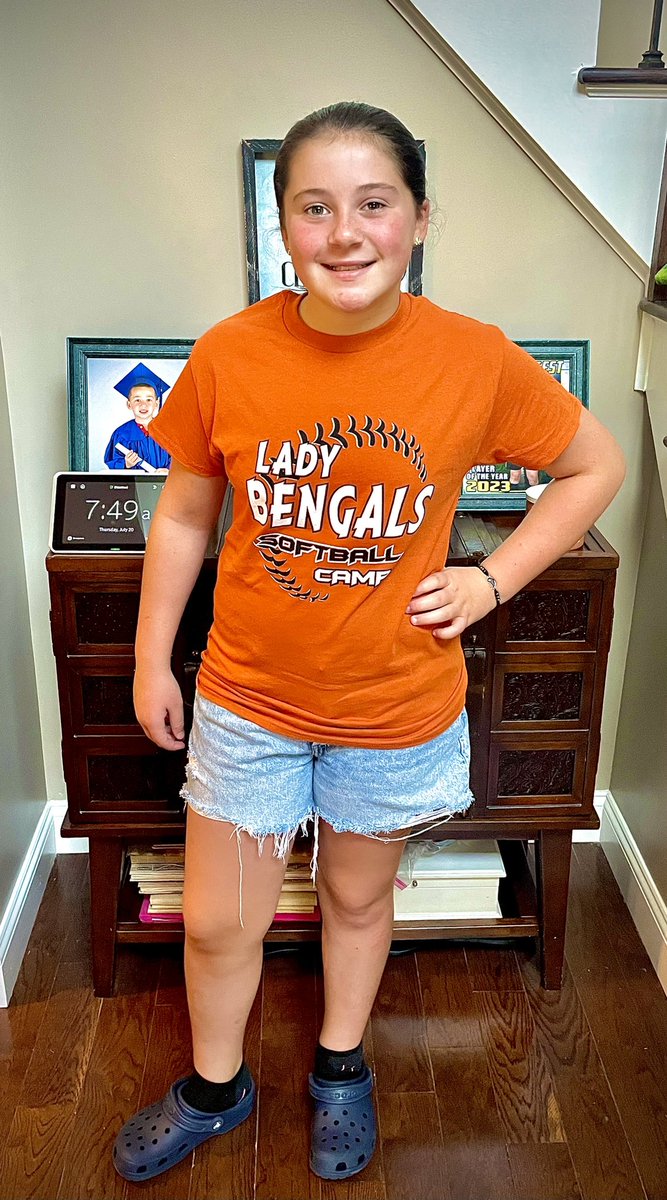 AsstSupBlmfld's tweet image. #MissMolly supporting the Bengals this morning! @07003BHS @07003softball @HsBloomfield 🐅